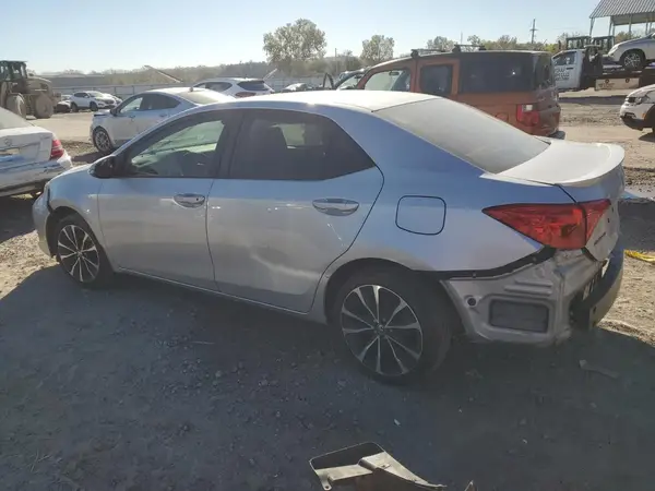 5YFBURHE4JP816850 2018 TOYOTA COROLLA - Image 2