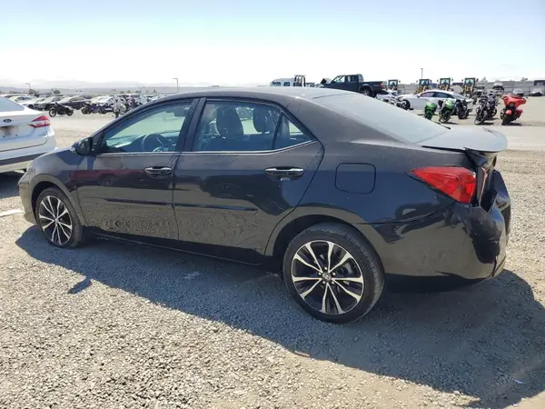5YFBURHE4JP816878 2018 TOYOTA COROLLA - Image 2