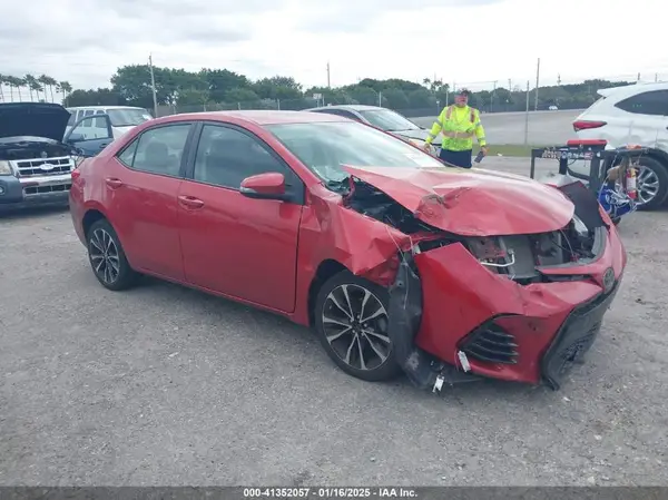 5YFBURHE4JP817237 2018 TOYOTA COROLLA - Image 1