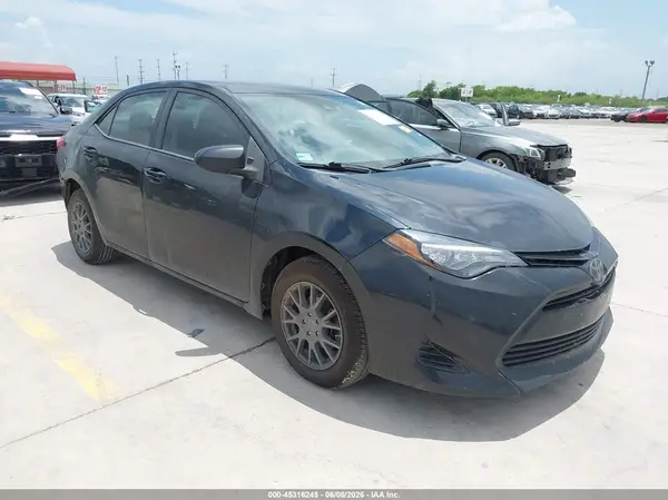 5YFBURHE4JP819862 2018 TOYOTA COROLLA - Image 1