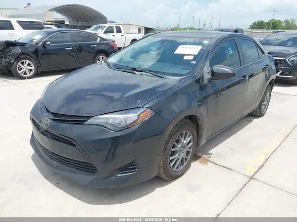 5YFBURHE4JP819862 2018 TOYOTA COROLLA - Image 2