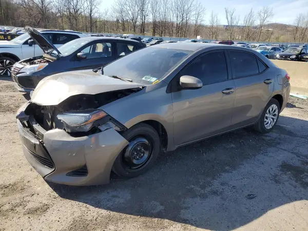 5YFBURHE4JP820753 2018 TOYOTA COROLLA - Image 1