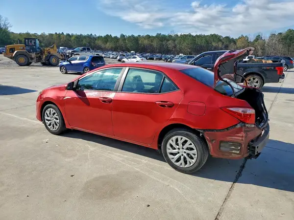 5YFBURHE4JP820896 2018 TOYOTA COROLLA - Image 2