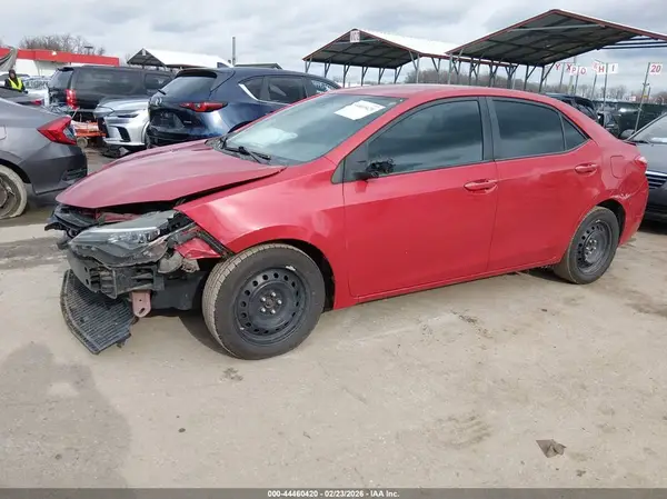 5YFBURHE4JP821109 2018 TOYOTA COROLLA - Image 2