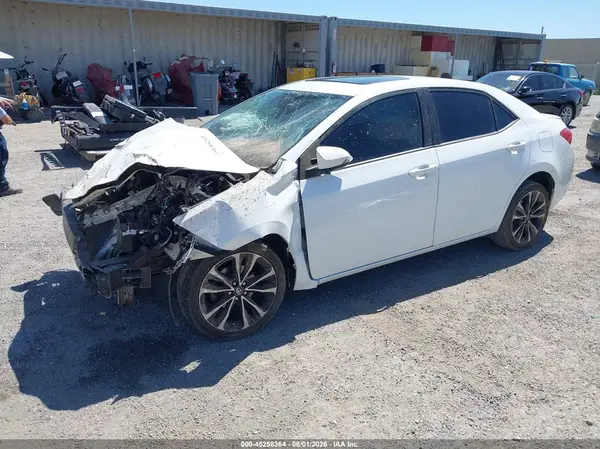 5YFBURHE4JP821997 2018 TOYOTA COROLLA - Image 2