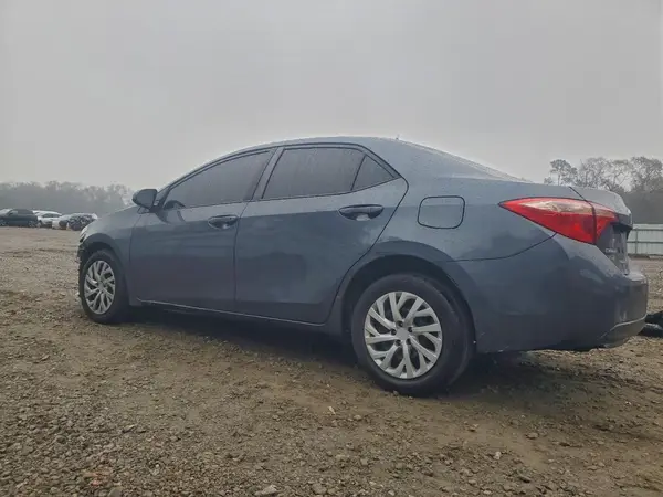 5YFBURHE4JP822695 2018 TOYOTA COROLLA - Image 2