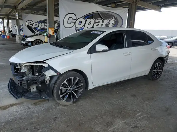 5YFBURHE4JP823068 2018 TOYOTA COROLLA - Image 1