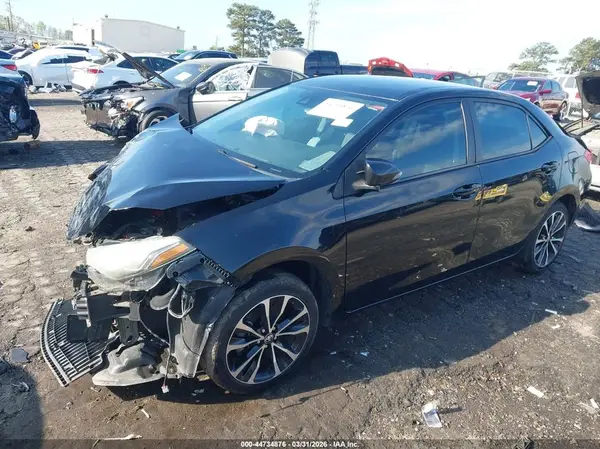 5YFBURHE4JP825029 2018 TOYOTA COROLLA - Image 2