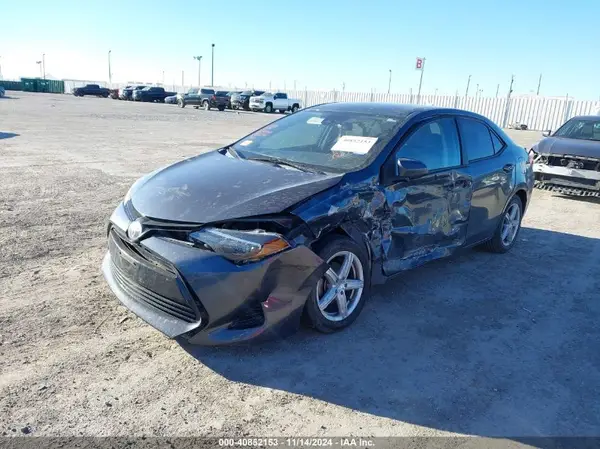 5YFBURHE4JP826911 2018 TOYOTA COROLLA - Image 2