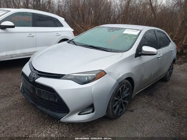 5YFBURHE4JP827430 2018 TOYOTA COROLLA - Image 2