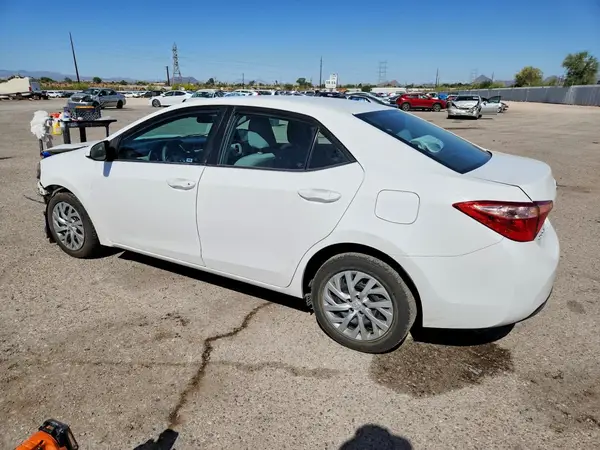 5YFBURHE4JP828271 2018 TOYOTA COROLLA - Image 2
