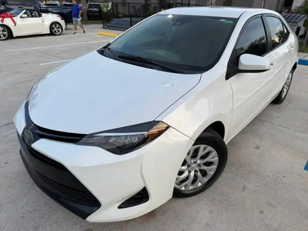 5YFBURHE4JP828XXX 2018 TOYOTA COROLLA - Image 2