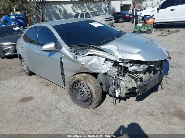 5YFBURHE4JP830148 2018 TOYOTA COROLLA - Image 1