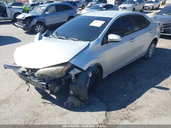 5YFBURHE4JP830148 2018 TOYOTA COROLLA - Image 2