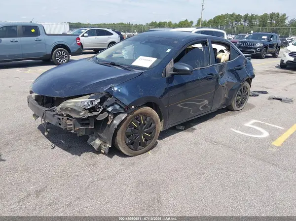 5YFBURHE4JP830831 2018 TOYOTA COROLLA - Image 2