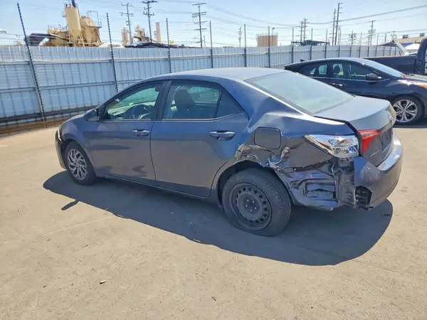 5YFBURHE4JP832692 2018 TOYOTA COROLLA - Image 2