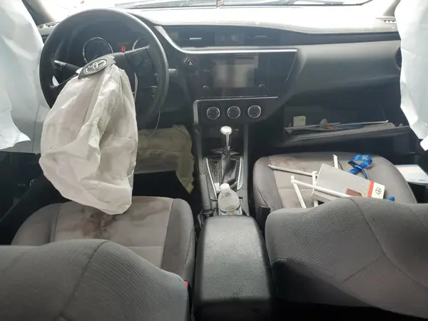 5YFBURHE4JP833082 2018 TOYOTA COROLLA - Image 8