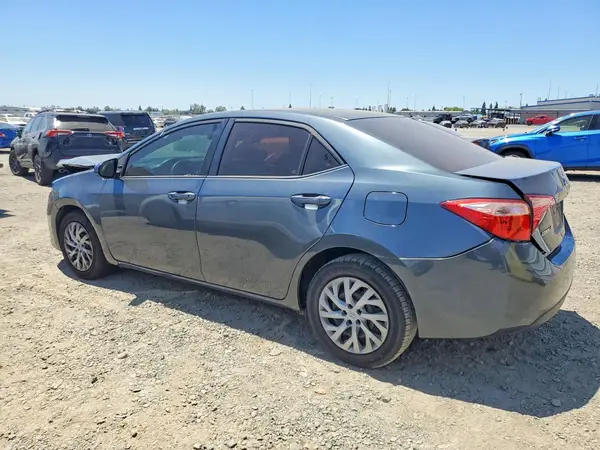 5YFBURHE4JP833874 2018 TOYOTA COROLLA - Image 2