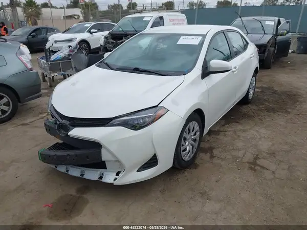 5YFBURHE4JP836337 2018 TOYOTA COROLLA - Image 2