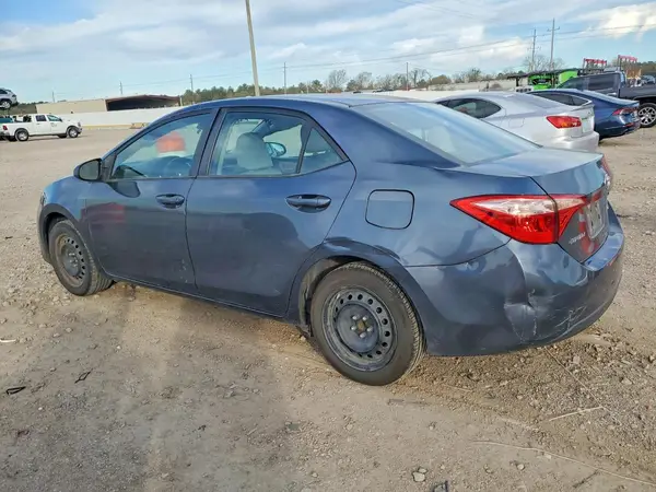 5YFBURHE4JP836449 2018 TOYOTA COROLLA - Image 2