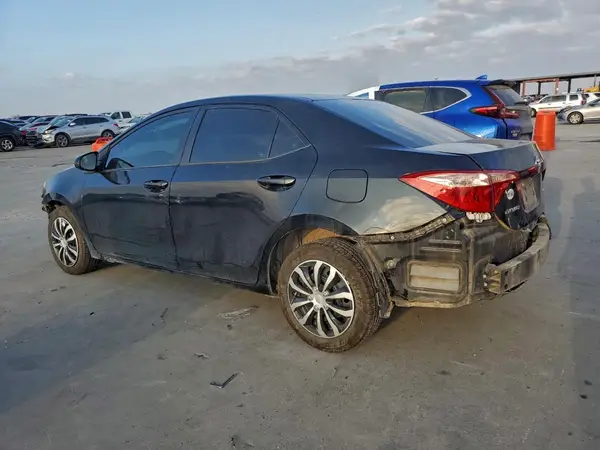 5YFBURHE4JP837410 2018 TOYOTA COROLLA - Image 2