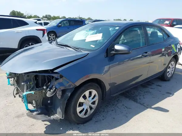 5YFBURHE4JP838072 2018 TOYOTA COROLLA - Image 2
