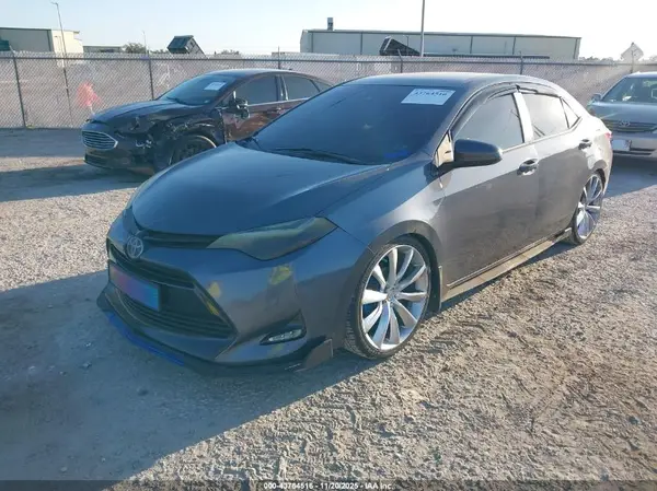 5YFBURHE4JP839996 2018 TOYOTA COROLLA - Image 2