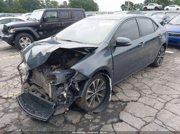5YFBURHE4JP840033 2018 TOYOTA COROLLA - Image 2