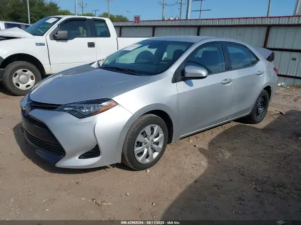 5YFBURHE4JP841540 2018 TOYOTA COROLLA - Image 2