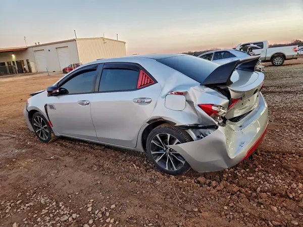 5YFBURHE4JP842509 2018 TOYOTA COROLLA - Image 2