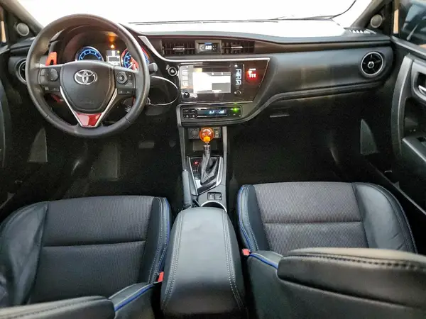 5YFBURHE4JP842509 2018 TOYOTA COROLLA - Image 8