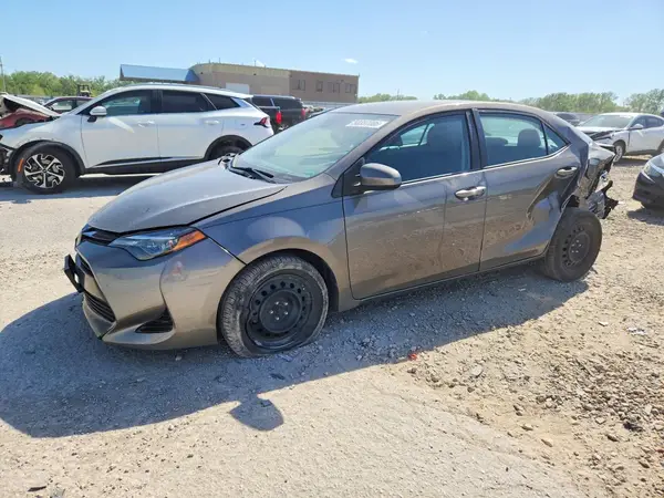 5YFBURHE4JP842994 2018 TOYOTA COROLLA - Image 1