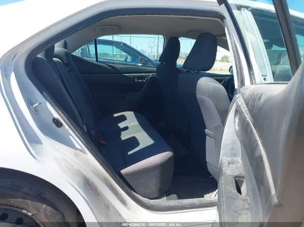 5YFBURHE4JP843014 2018 TOYOTA COROLLA - Image 8