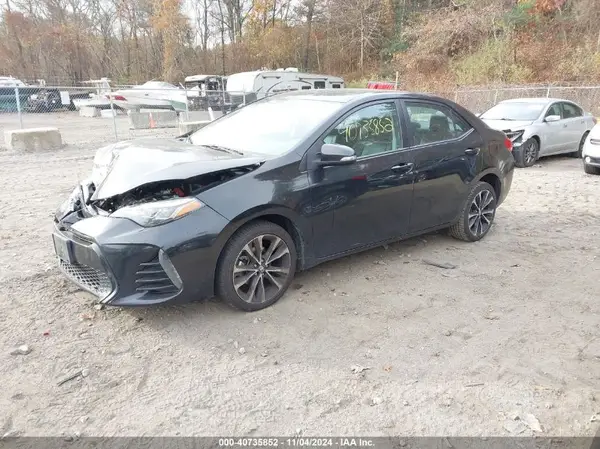 5YFBURHE4JP843952 2018 TOYOTA COROLLA - Image 2