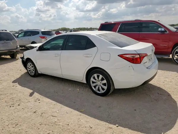 5YFBURHE4JP844082 2018 TOYOTA COROLLA - Image 2