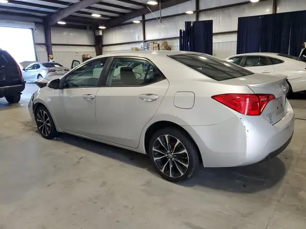5YFBURHE4JP844843 2018 TOYOTA COROLLA - Image 2
