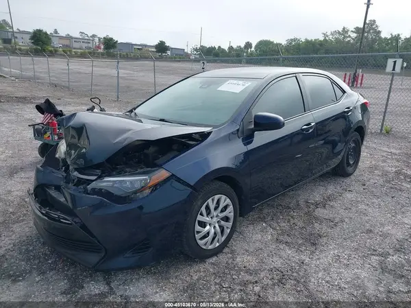 5YFBURHE4JP847743 2018 TOYOTA COROLLA - Image 2
