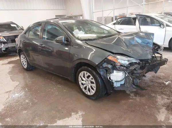 5YFBURHE4JP850951 2018 TOYOTA COROLLA - Image 1