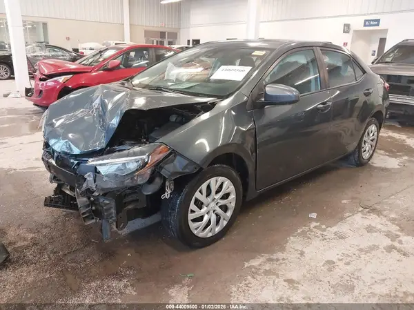 5YFBURHE4JP850951 2018 TOYOTA COROLLA - Image 2