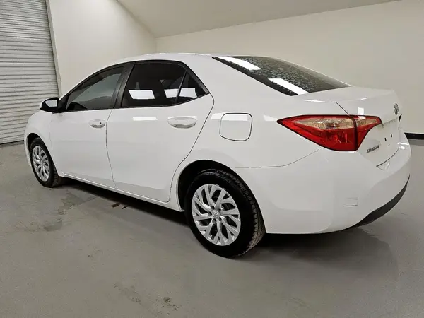 5YFBURHE4JP851422 2018 TOYOTA COROLLA - Image 2