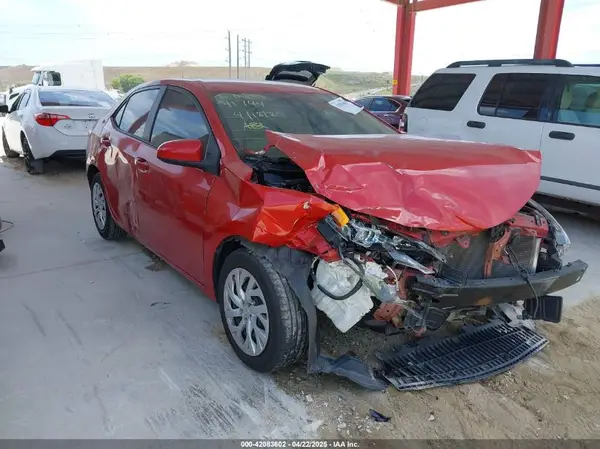 5YFBURHE4JP851632 2018 TOYOTA COROLLA - Image 1