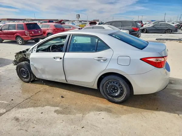 5YFBURHE4JP852571 2018 TOYOTA COROLLA - Image 2