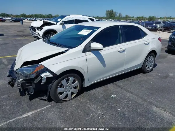 5YFBURHE4JP852621 2018 TOYOTA COROLLA - Image 2