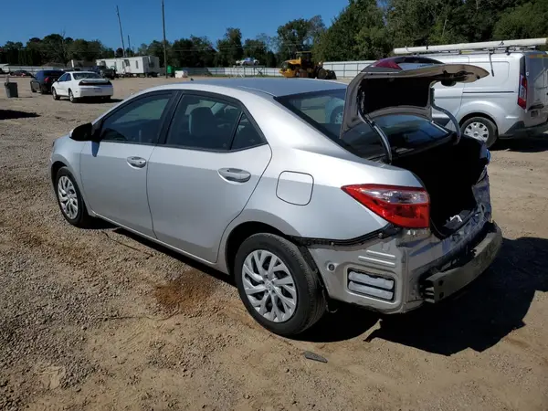 5YFBURHE4JP854367 2018 TOYOTA COROLLA - Image 2