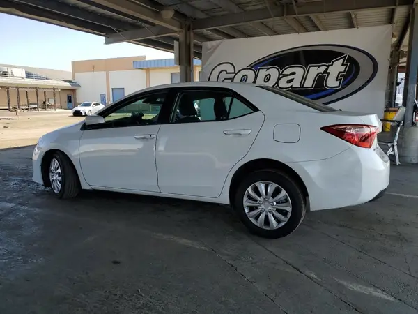 5YFBURHE4KP862776 2019 TOYOTA COROLLA - Image 2