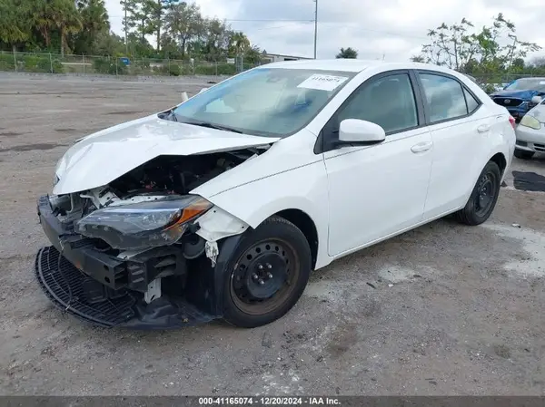 5YFBURHE4KP864169 2019 TOYOTA COROLLA - Image 2
