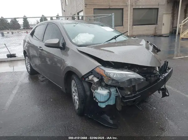 5YFBURHE4KP865645 2019 TOYOTA COROLLA - Image 1