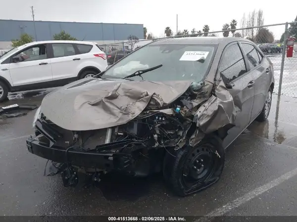 5YFBURHE4KP865645 2019 TOYOTA COROLLA - Image 2