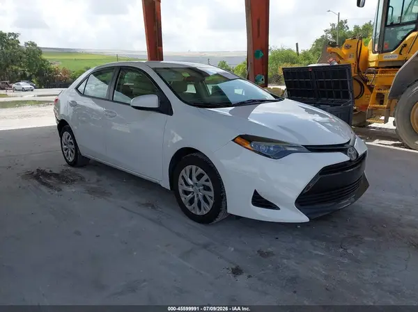 5YFBURHE4KP871638 2019 TOYOTA COROLLA - Image 1