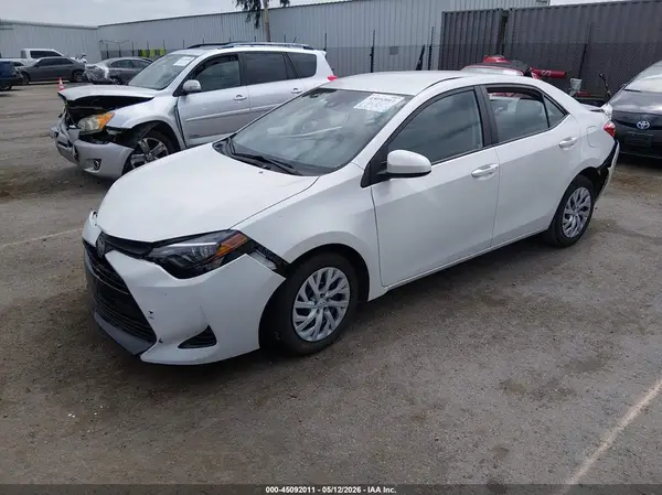 5YFBURHE4KP877164 2019 TOYOTA COROLLA - Image 2